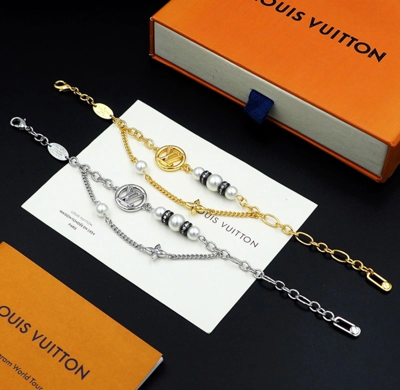 Attractive Louis Vuitton Bracelets 248657