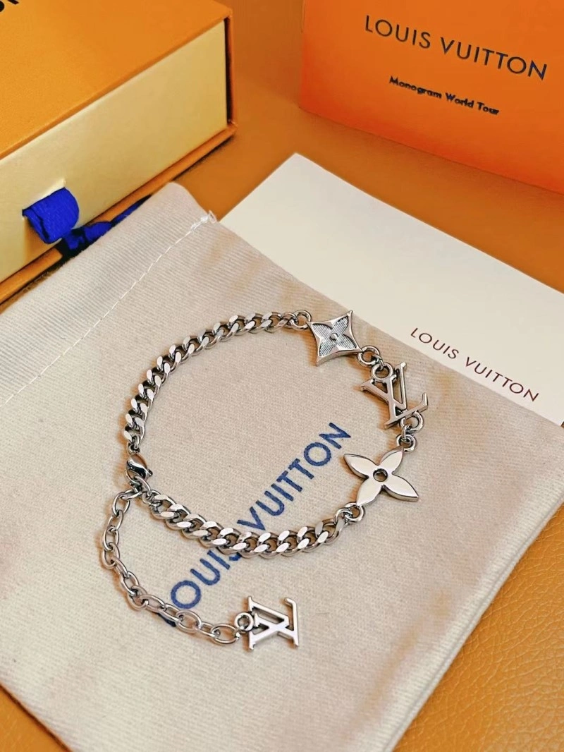 UrbanChic Louis Vuitton Bracelets 248366