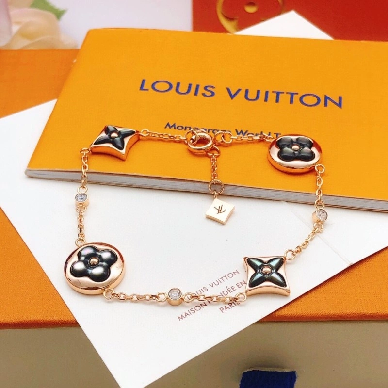 MoistureWicking Louis Vuitton Bracelets 248357