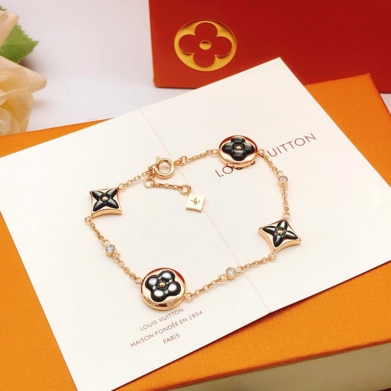 MoistureWicking Louis Vuitton Bracelets 248357