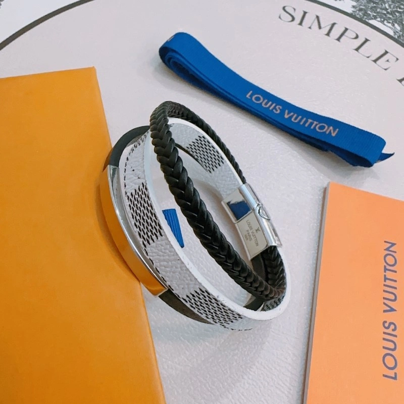 Refined Louis Vuitton Bracelets 248348