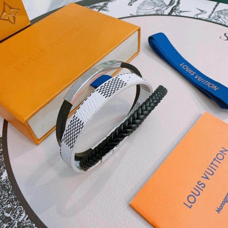 Refined Louis Vuitton Bracelets 248348