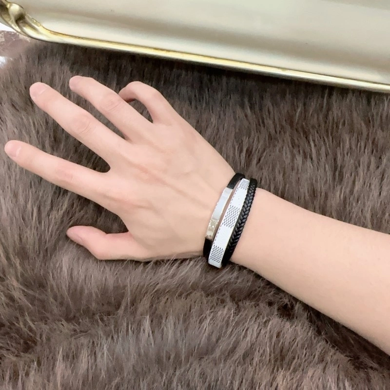Refined Louis Vuitton Bracelets 248348