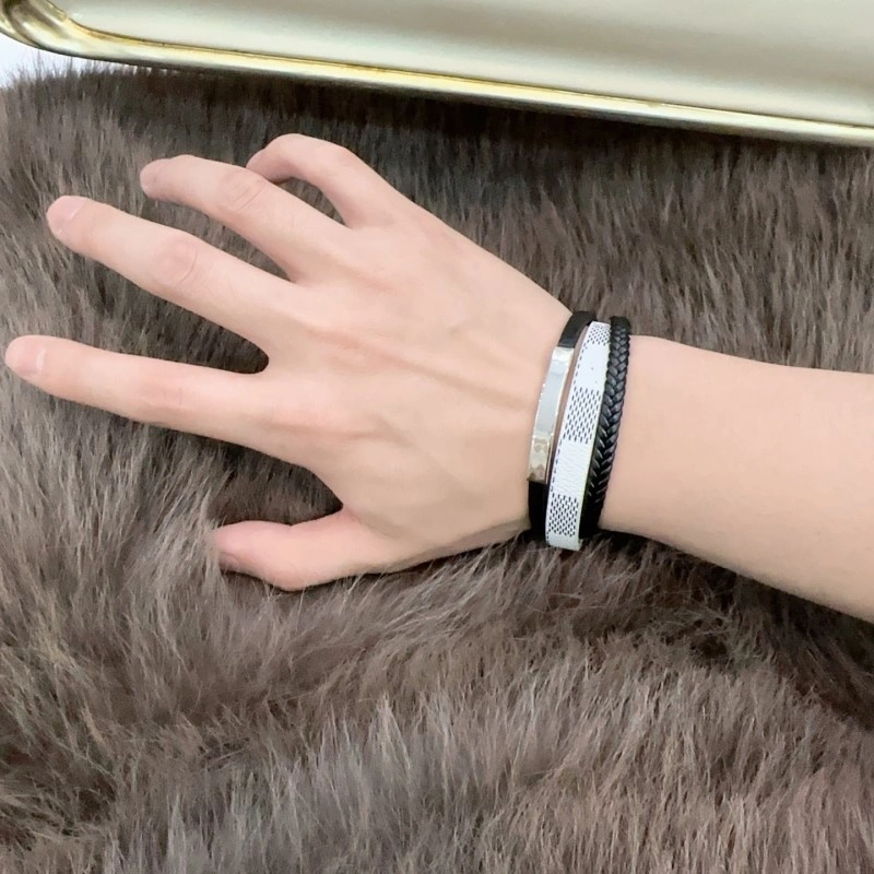 Refined Louis Vuitton Bracelets 248348
