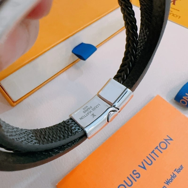 Comfortable Louis Vuitton Bracelets 248347