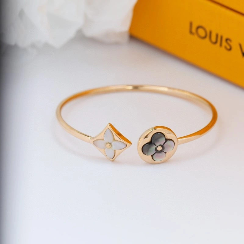 Soft Louis Vuitton Bracelets 248343