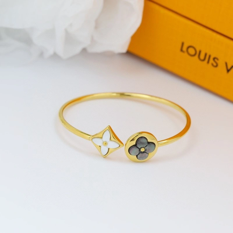 Soft Louis Vuitton Bracelets 248343