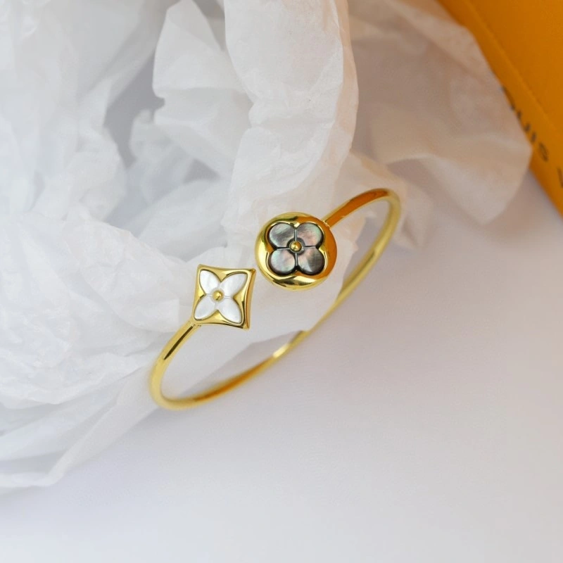 Soft Louis Vuitton Bracelets 248343