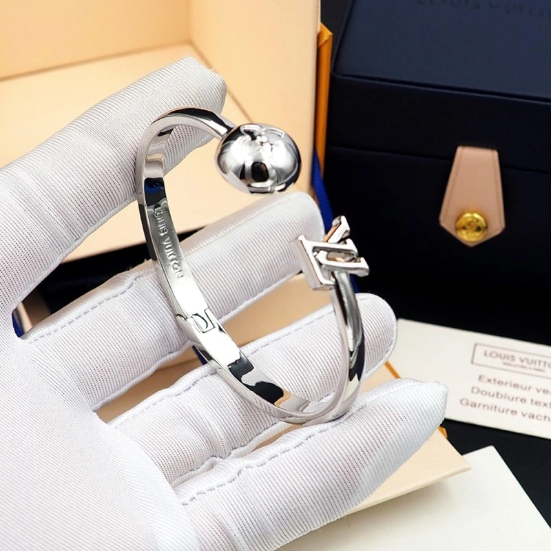 Louis Vuitton Bracelets Affordable 248335