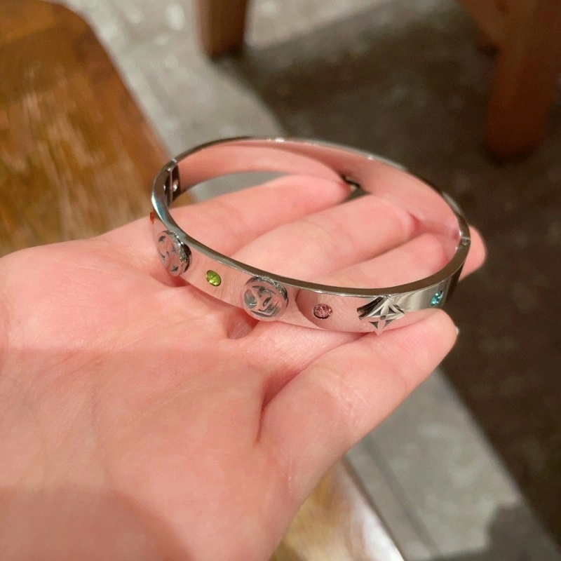 Modern Louis Vuitton Bracelets 248329