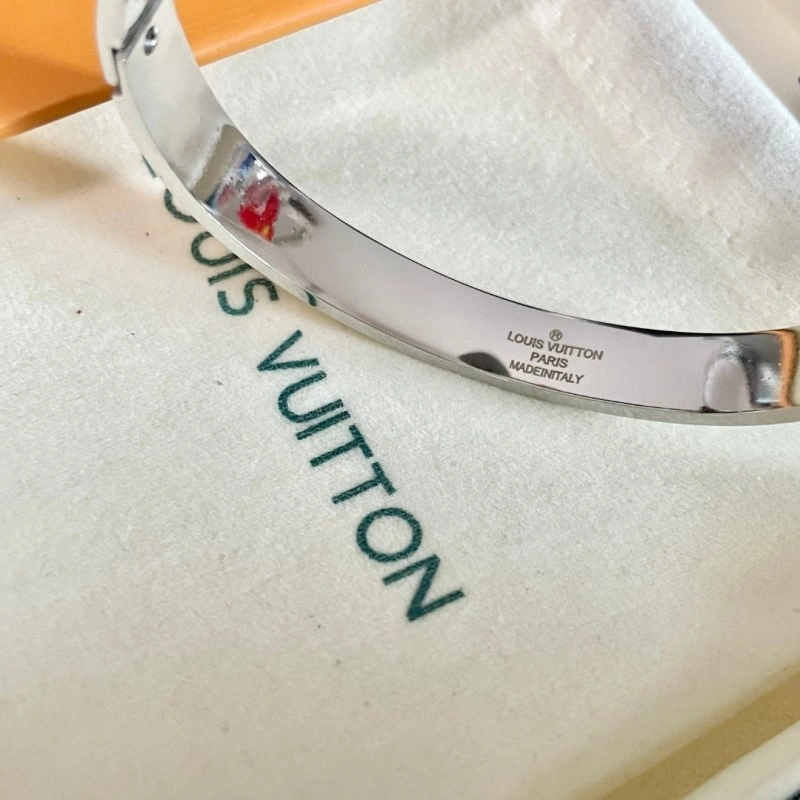Modern Louis Vuitton Bracelets 248329