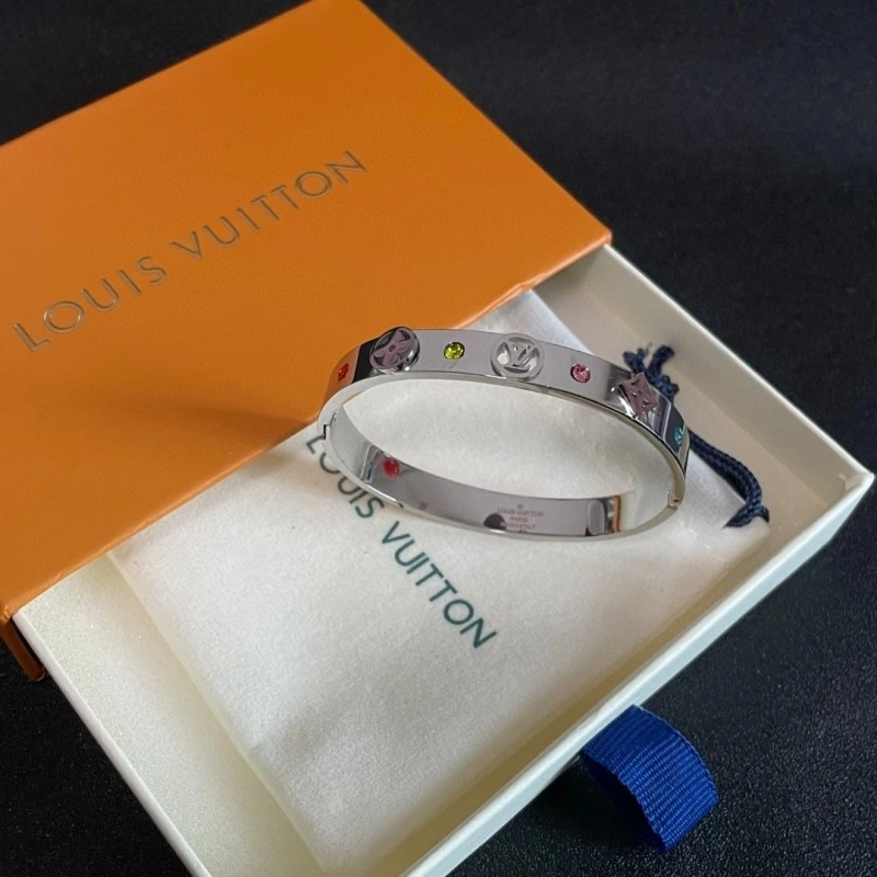 Modern Louis Vuitton Bracelets 248329