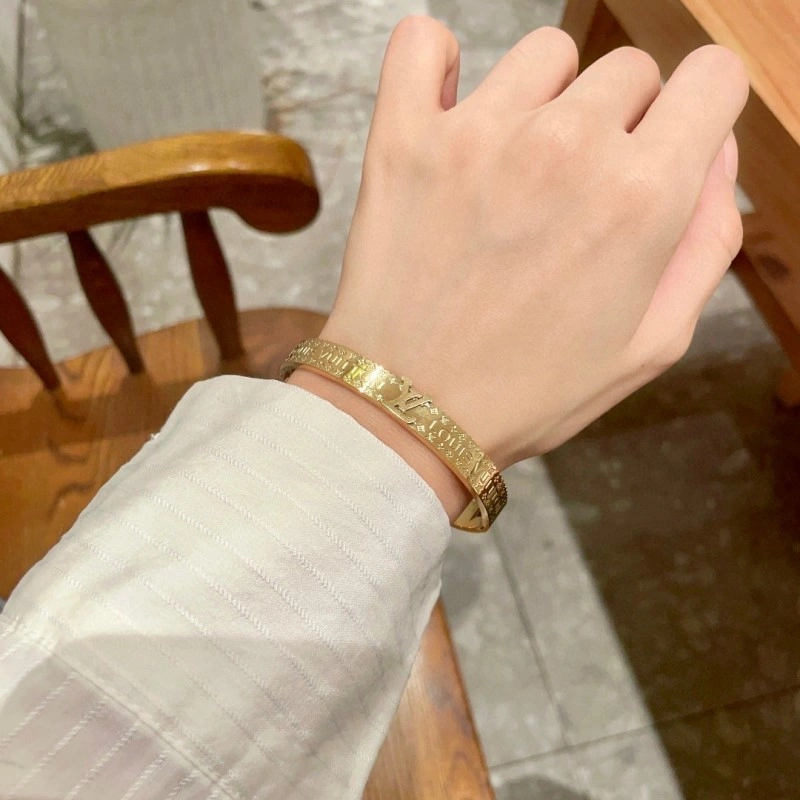 Flexible Louis Vuitton Bracelets 248331