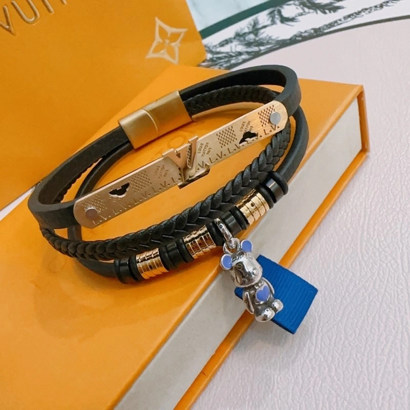 UrbanChic Louis Vuitton Bracelets 248326