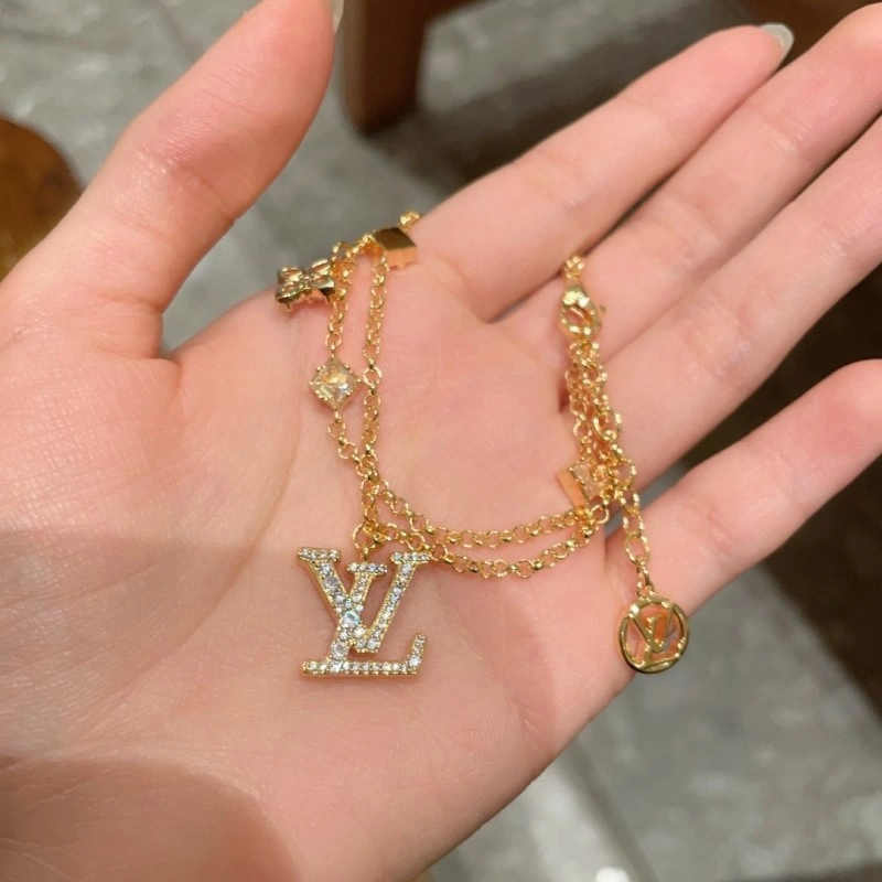 Comfortable Louis Vuitton Bracelets 248328