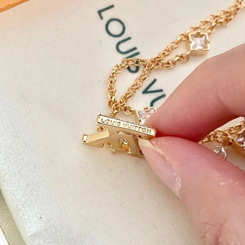 Comfortable Louis Vuitton Bracelets 248328