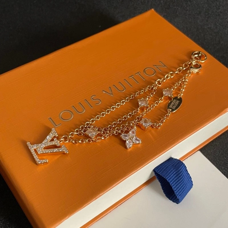 Comfortable Louis Vuitton Bracelets 248328