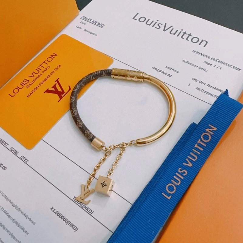 Lightweight Louis Vuitton Bracelets 248316