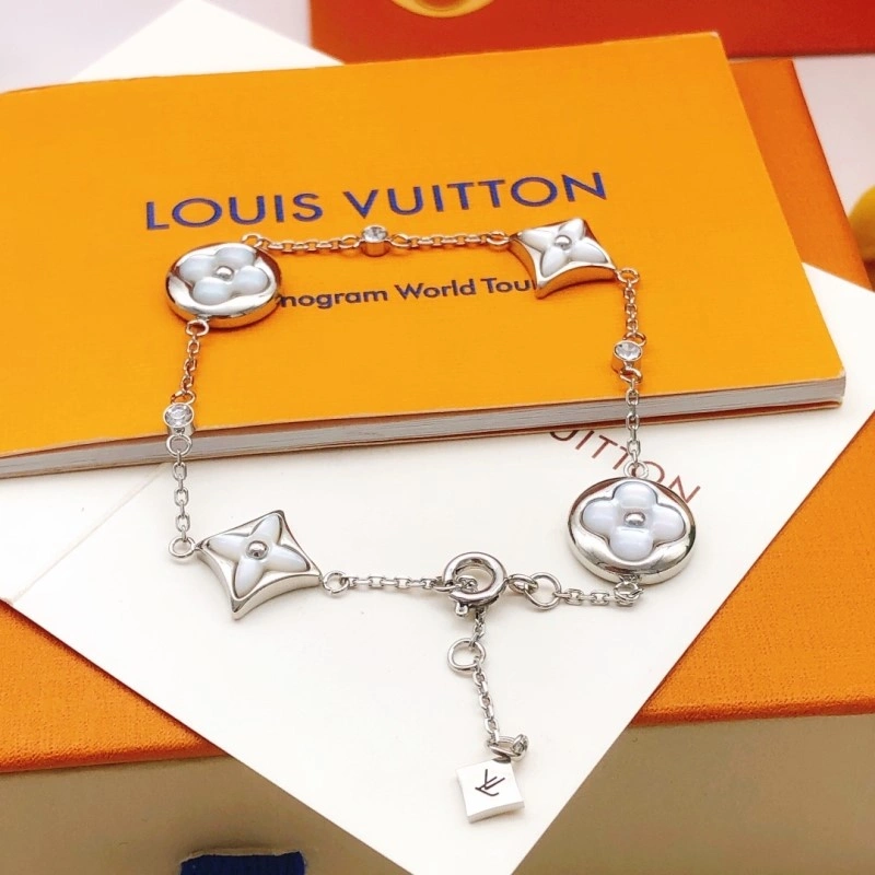 Louis Vuitton Bracelets Trendy 248309