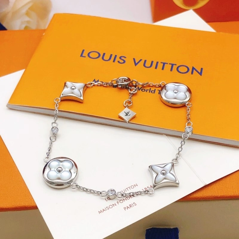 Louis Vuitton Bracelets Trendy 248309