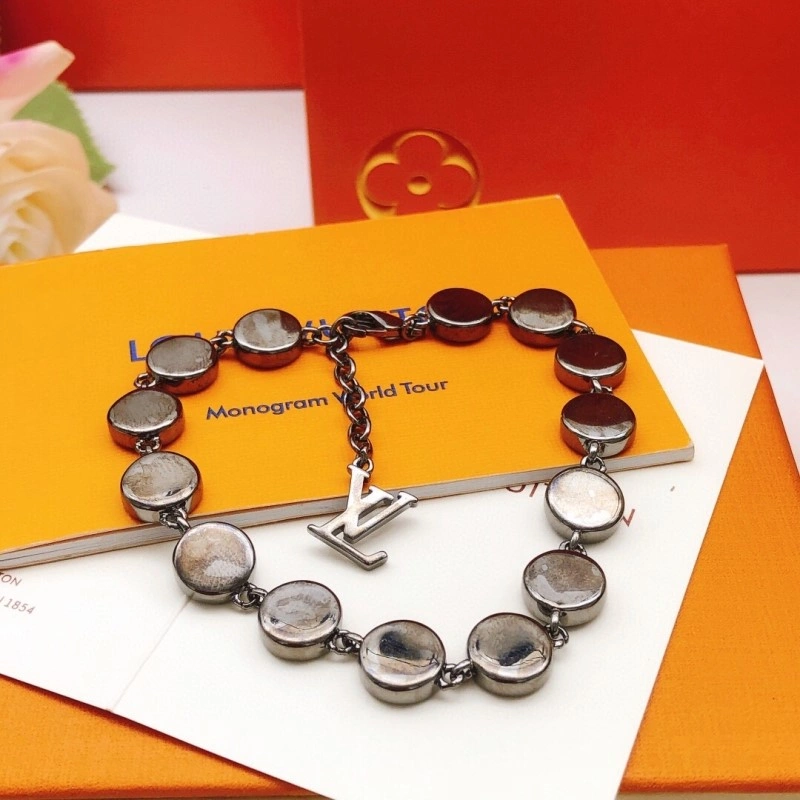 Louis Vuitton Bracelets Effortless 248304