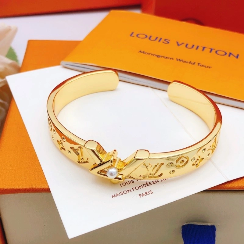 Attractive Louis Vuitton Bracelets 248303
