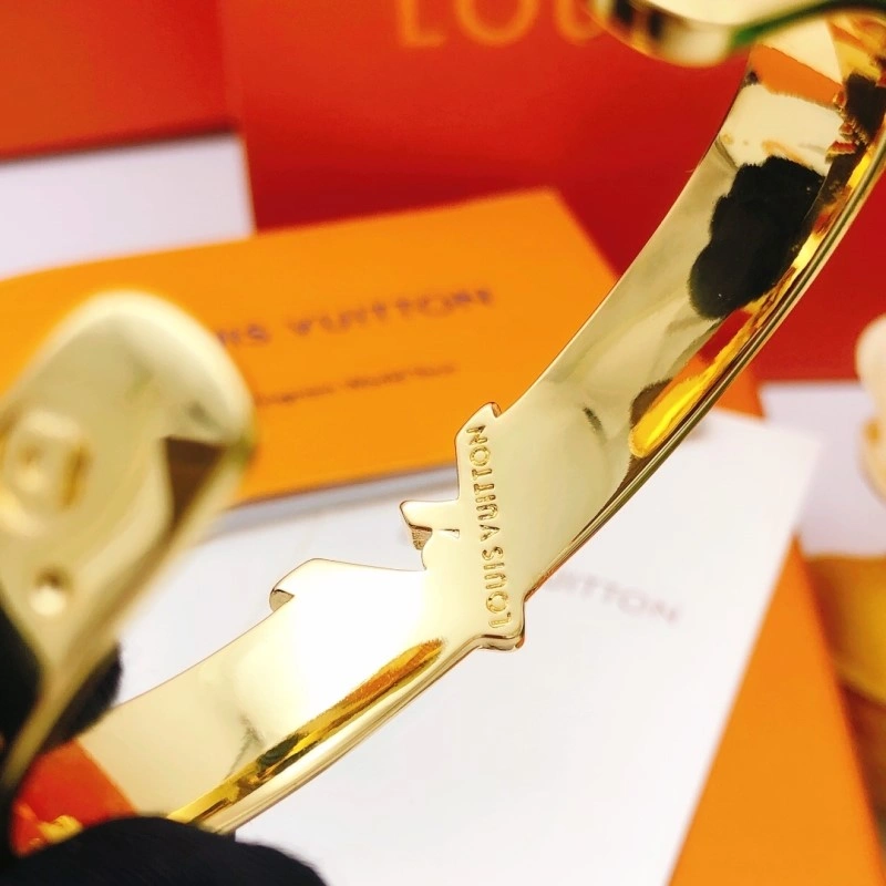 Attractive Louis Vuitton Bracelets 248303