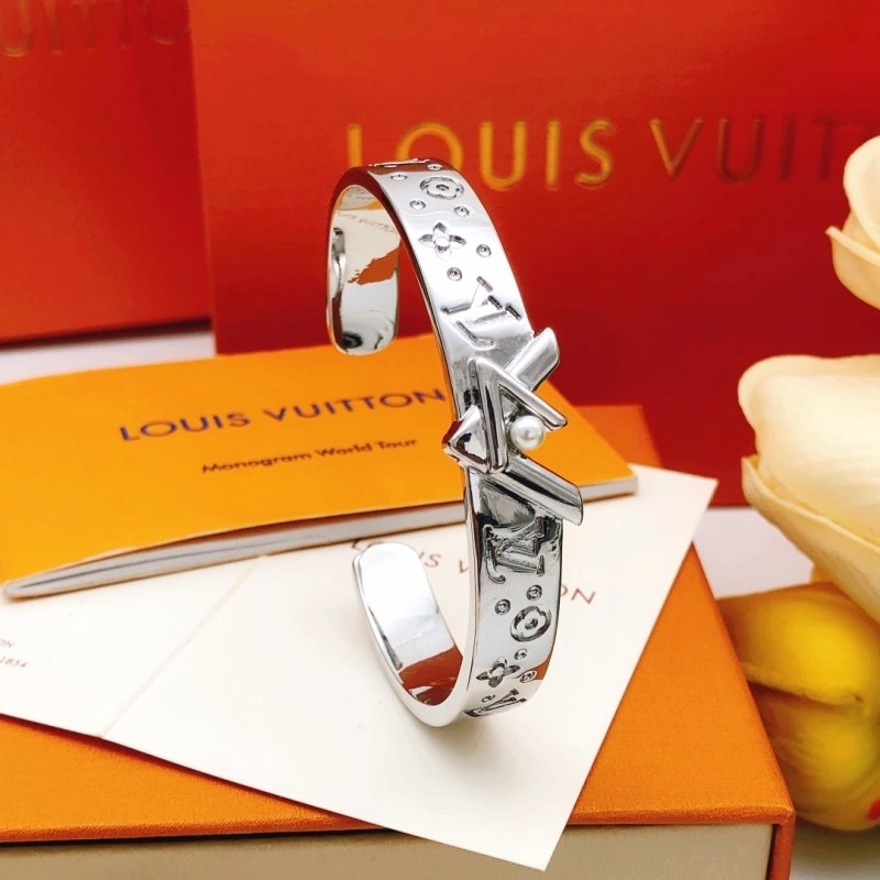 Louis Vuitton Bracelets Breathable 248302