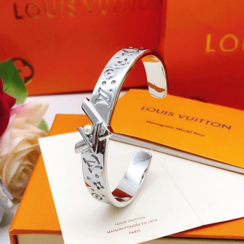 Louis Vuitton Bracelets Breathable 248302