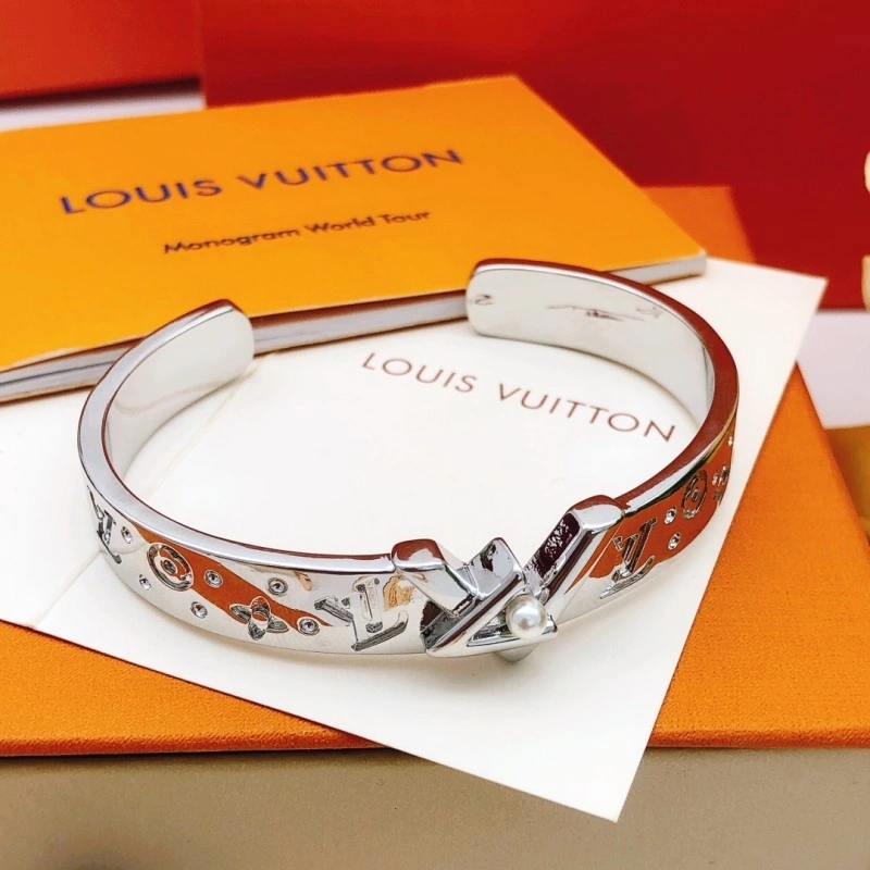 Louis Vuitton Bracelets Breathable 248302