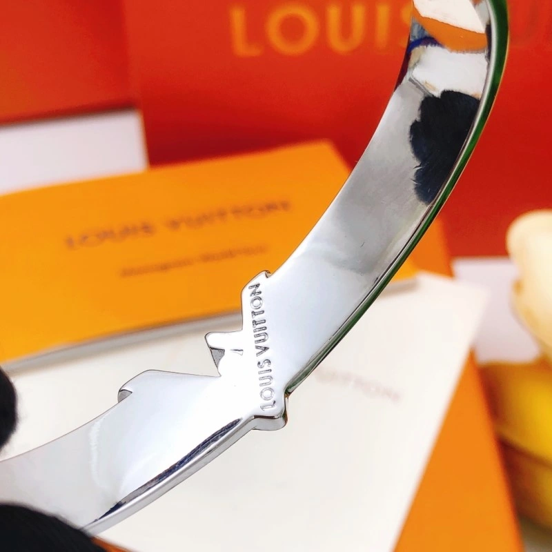 Louis Vuitton Bracelets Breathable 248302