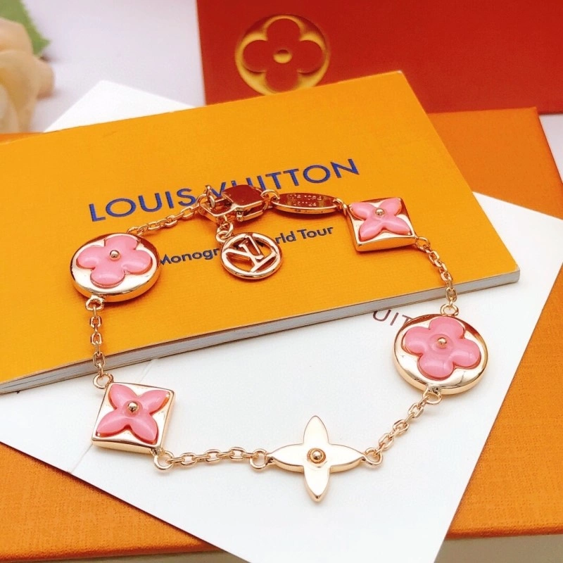 WellDesigned Louis Vuitton Bracelets 248301