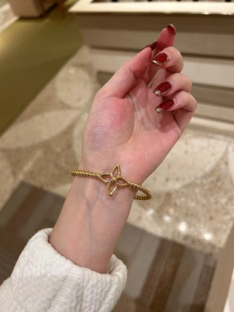 Contemporary Louis Vuitton Bracelets 248278