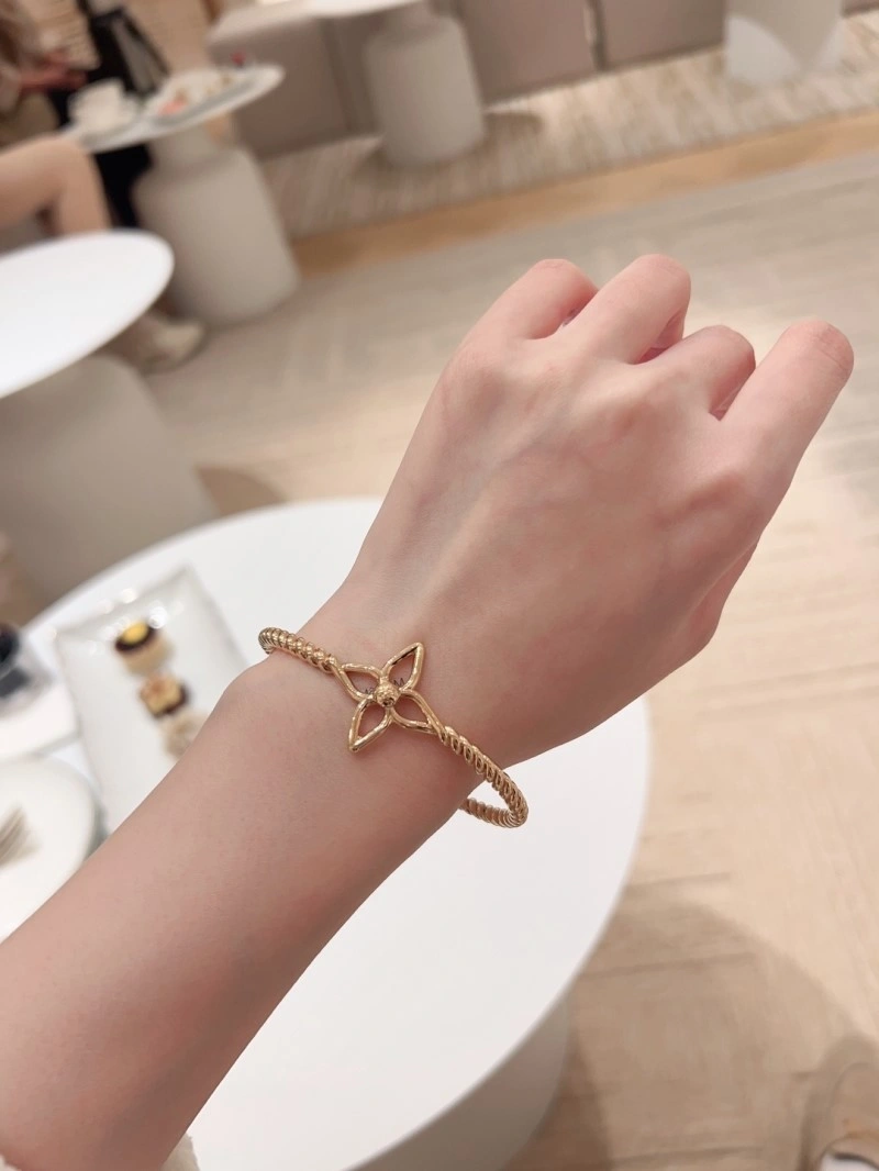 Contemporary Louis Vuitton Bracelets 248278