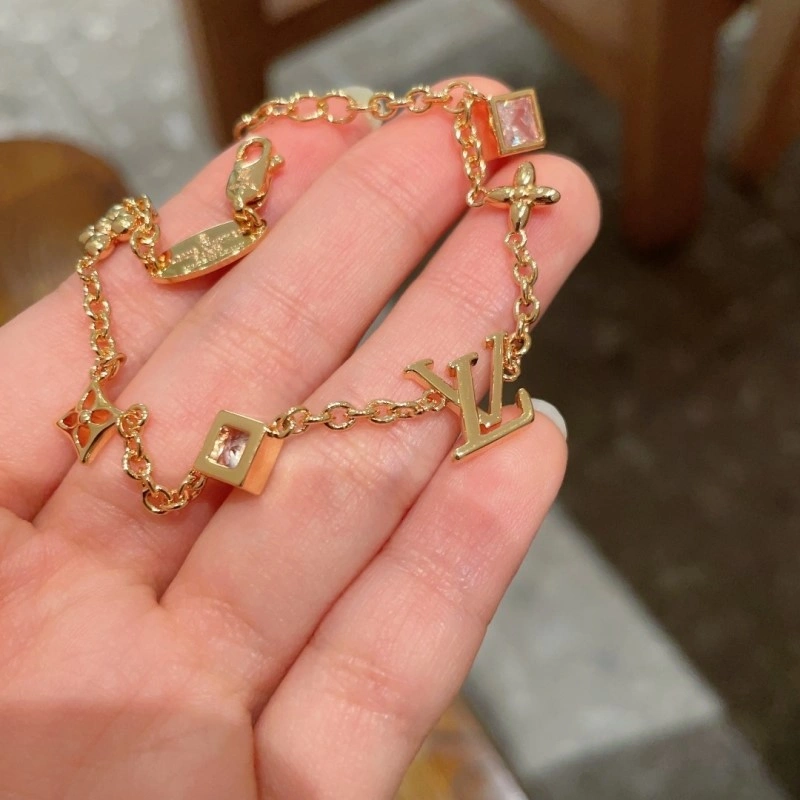 Louis Vuitton Bracelets Trendsetting 248283