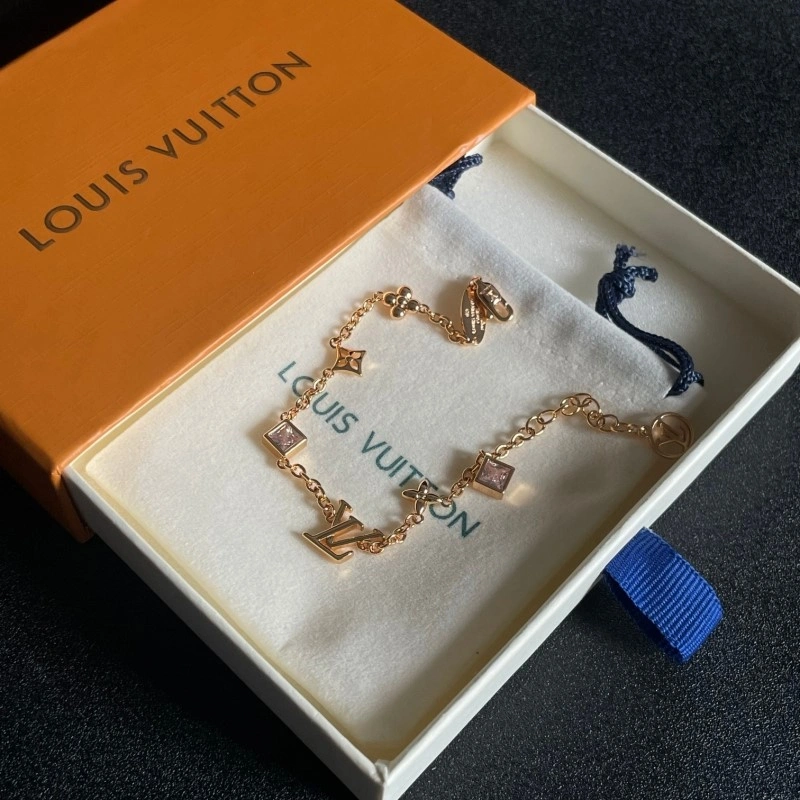 Louis Vuitton Bracelets Trendsetting 248283