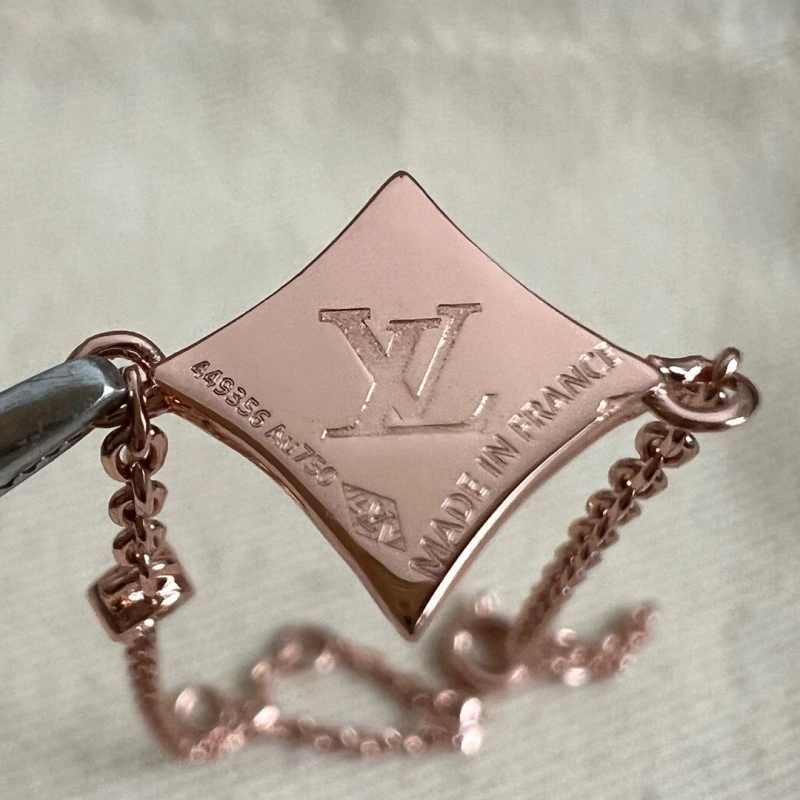 Louis Vuitton Bracelets Lightweight 248263