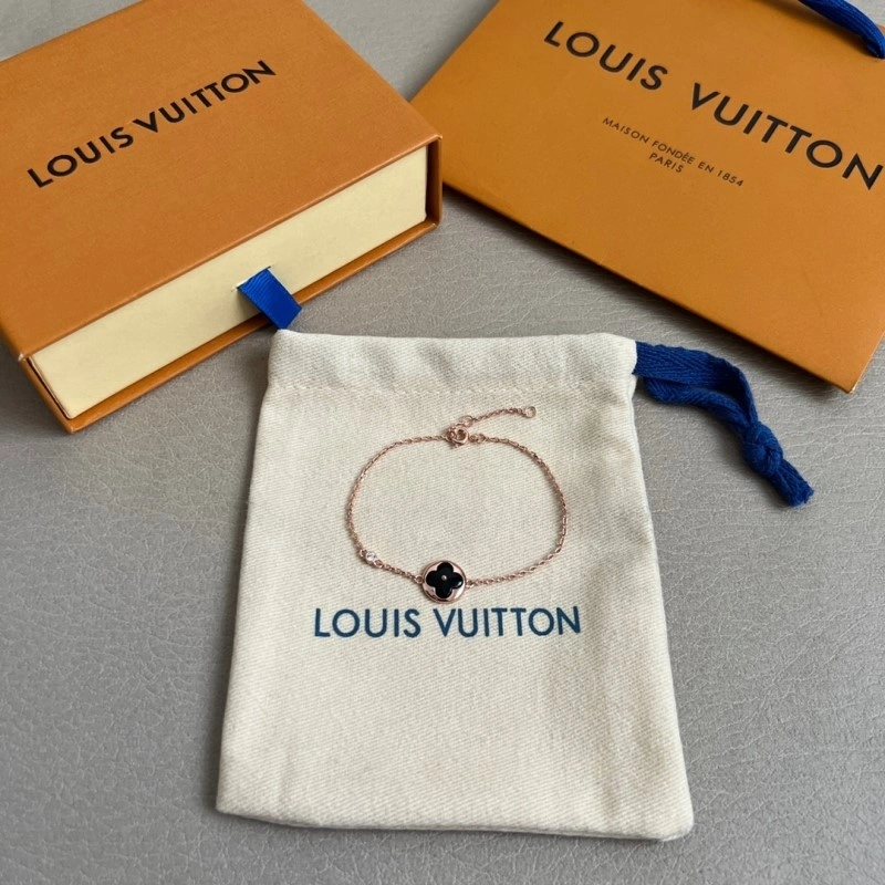 Supportive Louis Vuitton Bracelets 248290
