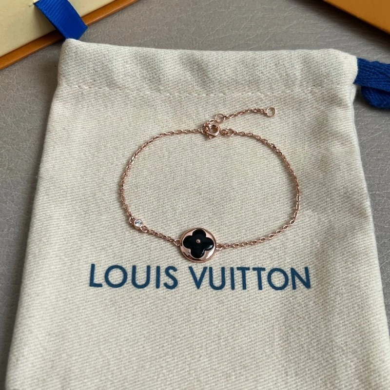 Supportive Louis Vuitton Bracelets 248290