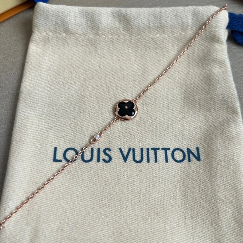 Supportive Louis Vuitton Bracelets 248290