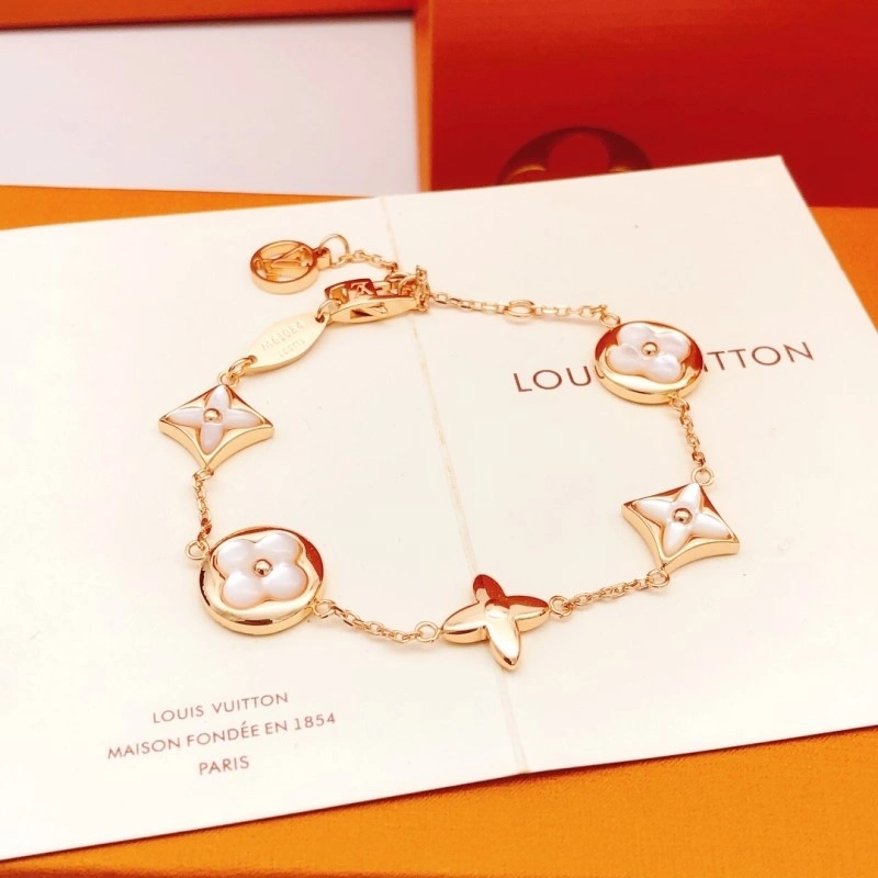 Louis Vuitton Bracelets ModernLook 248264