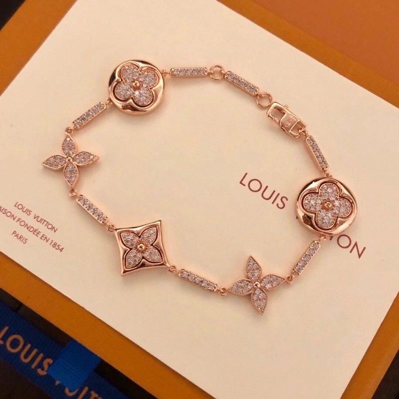 Sleek Louis Vuitton Bracelets 248261