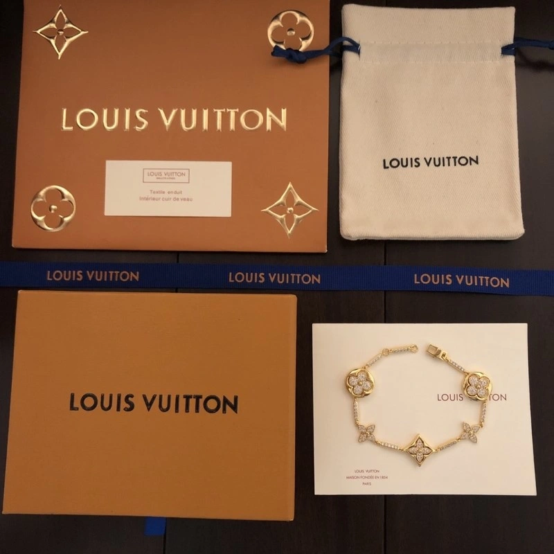 Sleek Louis Vuitton Bracelets 248261