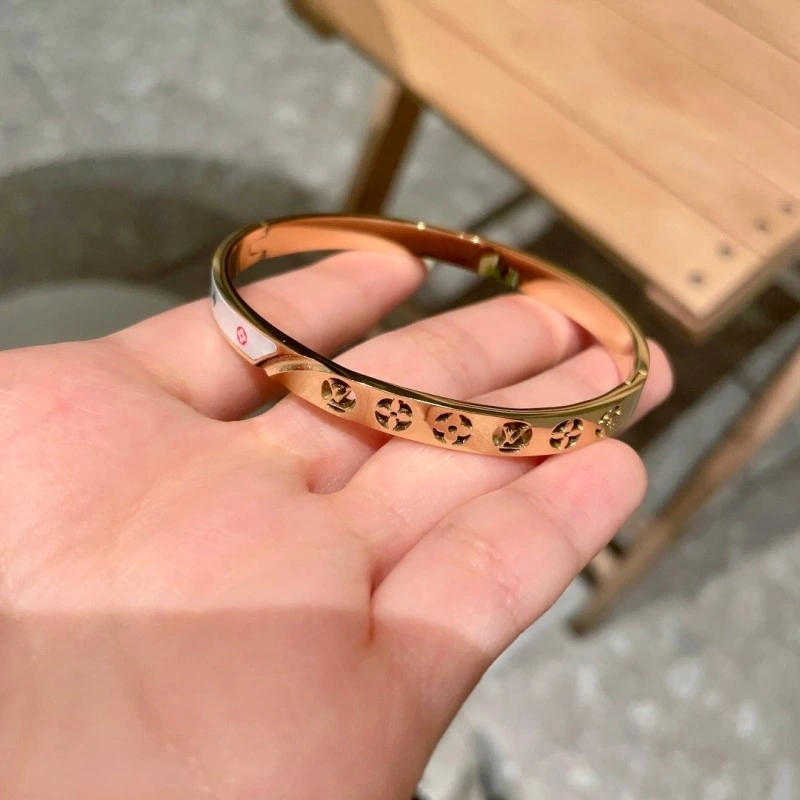 Louis Vuitton Bracelets Breathable 248255