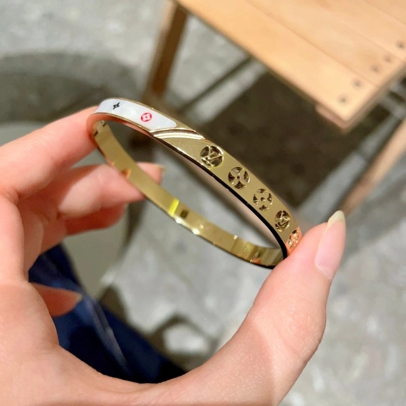 Louis Vuitton Bracelets Breathable 248255