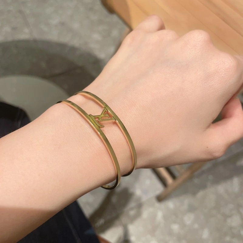 Louis Vuitton Bracelets Comfortable 248254