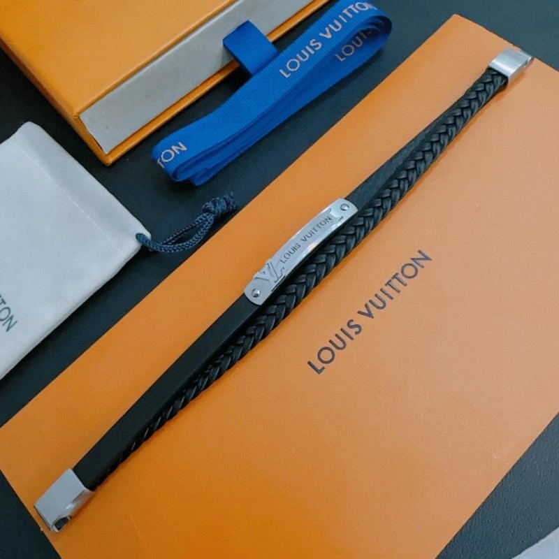 Louis Vuitton Bracelets Durable 248252