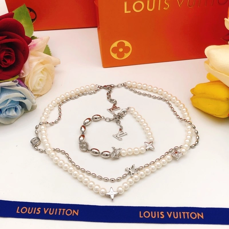SmartChoice Louis Vuitton Bracelets 248236