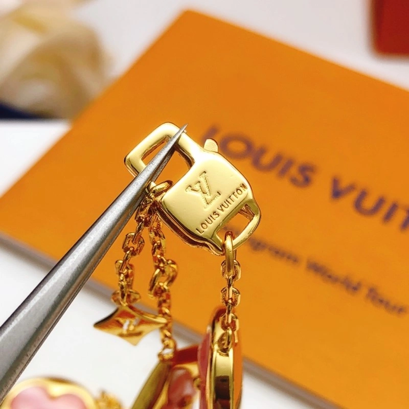 Louis Vuitton Bracelets Durable 248240
