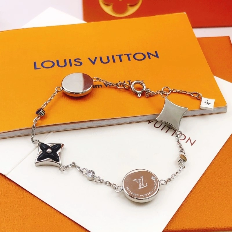 Louis Vuitton Bracelets Attractive 248237